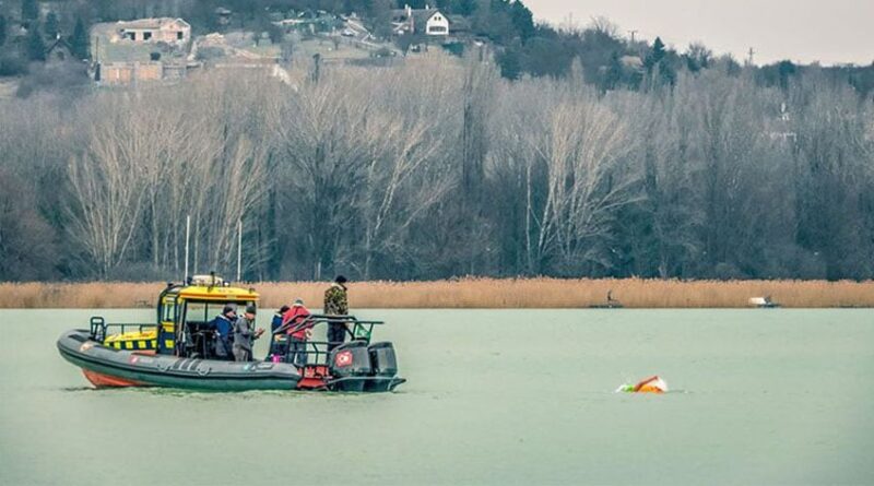 Téli Balaton-átúszás Készítette Drónfotó és Videó Böröczky Bulcsú