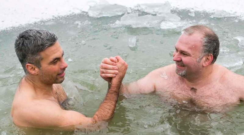 Szemlér Ákos és Fest Ákos a Téli Balaton-átúszás kvalifikációs úszás házigazdái